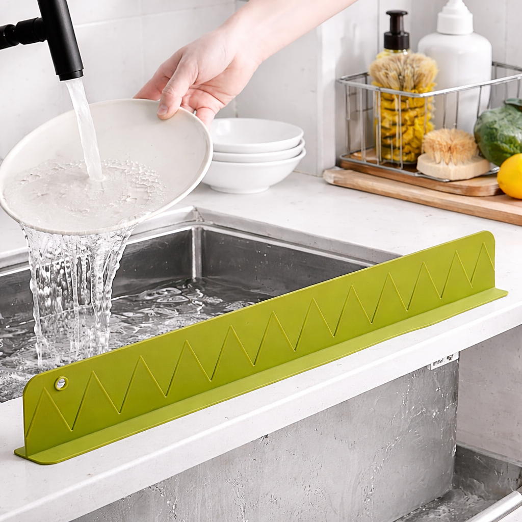 Kitchen Sink Splash Guard With Water Retaining Board
